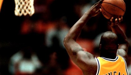 奥尼尔：罚球烂让我谦逊 若我投篮像库里我岂不是GOAT了